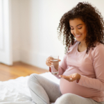 pregnant-woman-taking-acetaminophen